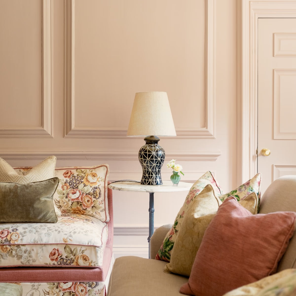 Burtii Table Lamp
