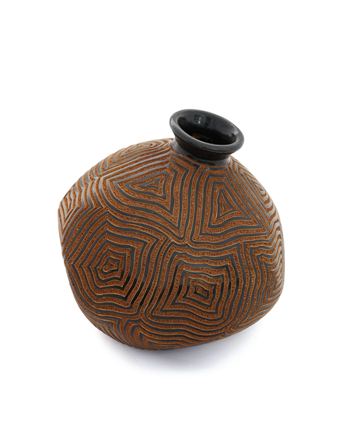 Amaru: handmade Nicaraguan ceramic rounded terracotta vessel carved with concentric maze-like lines and a black glazed neck